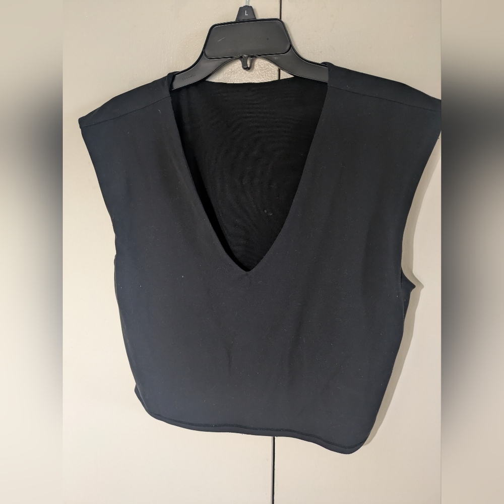Athleta Built In Bra Sleeveless V-Neck Top